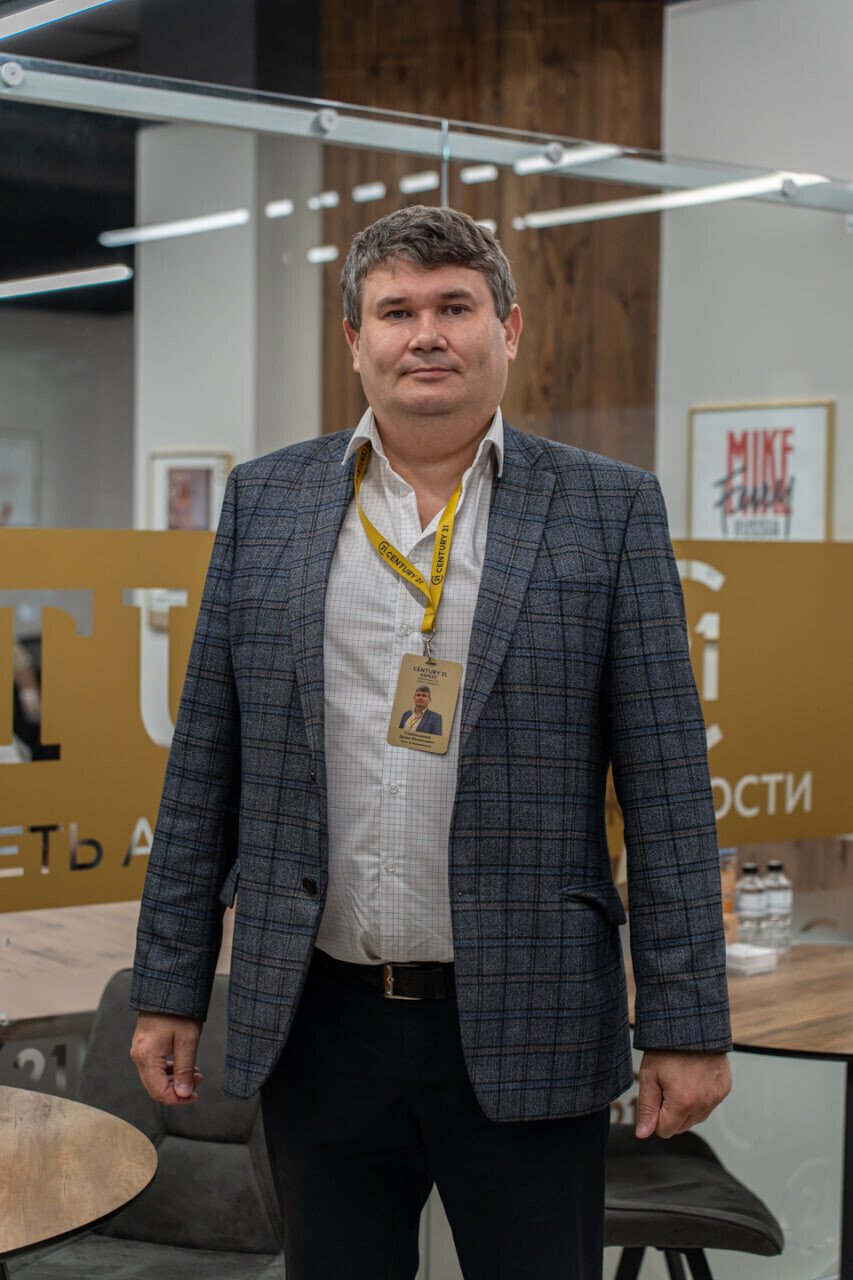 Денис Стекольщиков